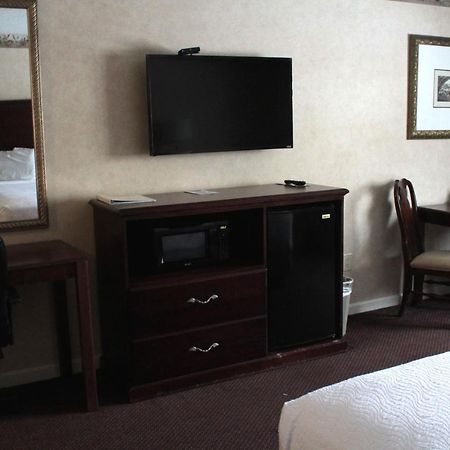 Shiretown Inn & Suites Houlton Экстерьер фото