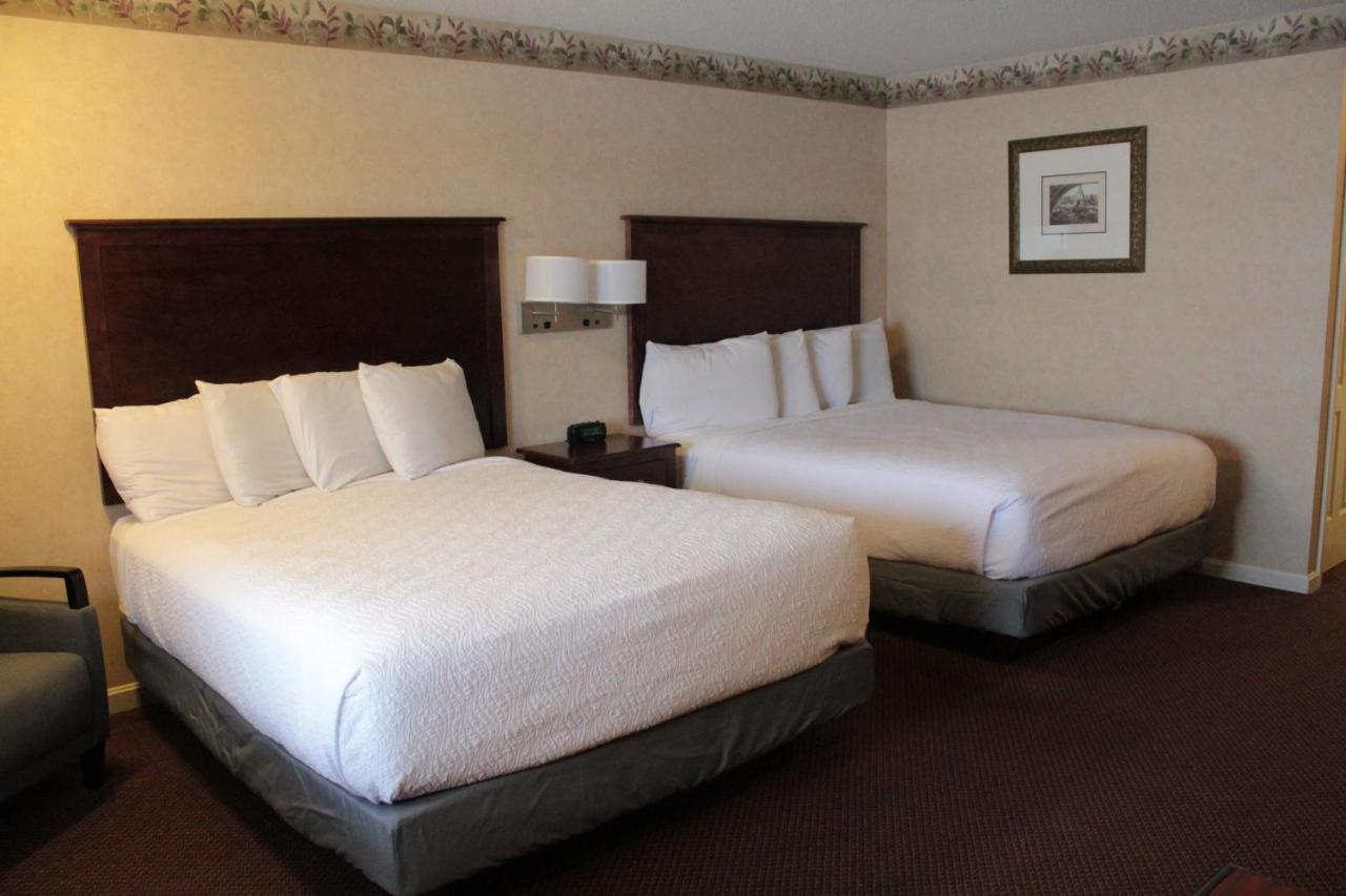 Shiretown Inn & Suites Houlton Экстерьер фото