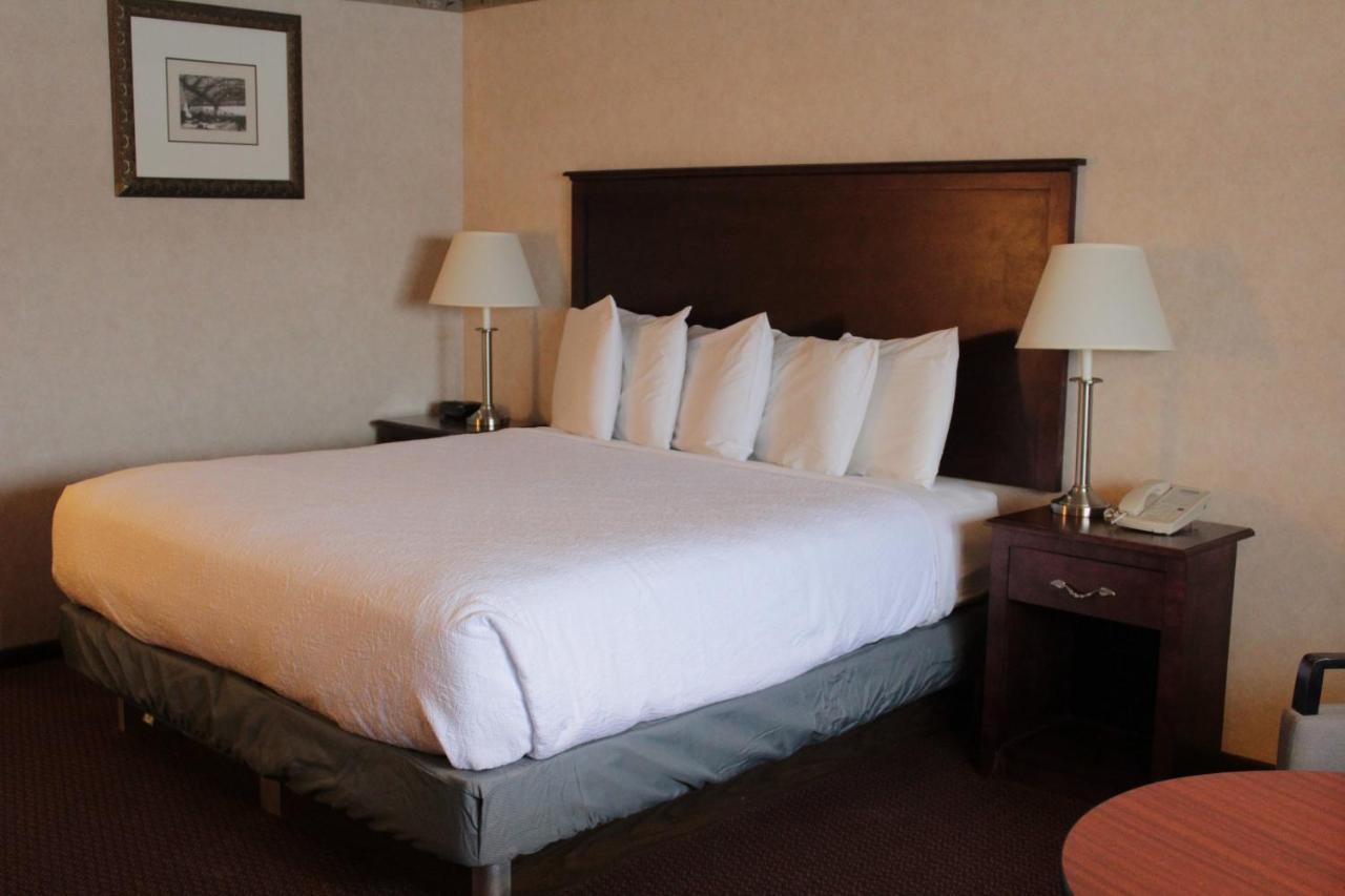 Shiretown Inn & Suites Houlton Экстерьер фото