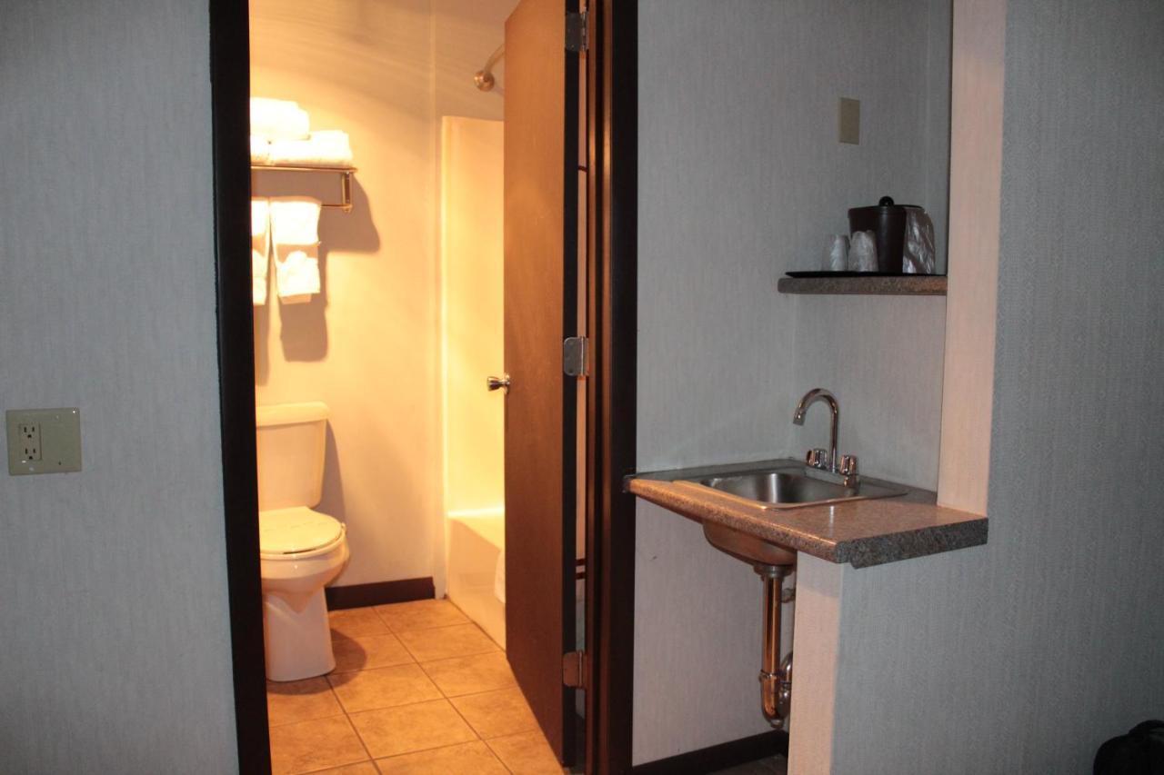 Shiretown Inn & Suites Houlton Экстерьер фото